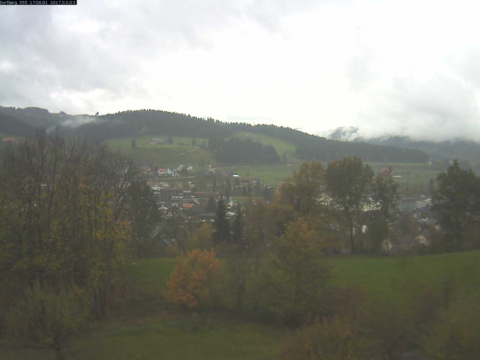 Webcam-Bild: Aussicht vom Dorfberg in Langnau 20171023-170601