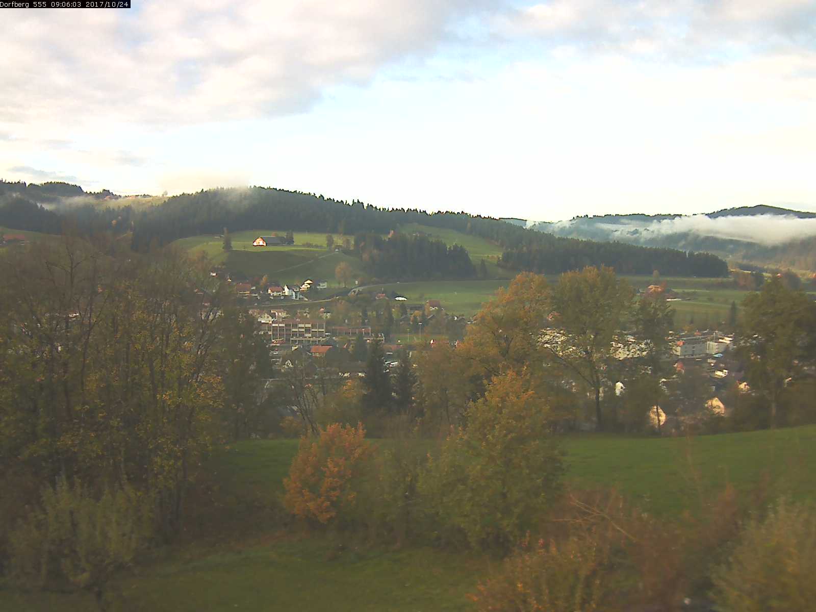 Webcam-Bild: Aussicht vom Dorfberg in Langnau 20171024-090602
