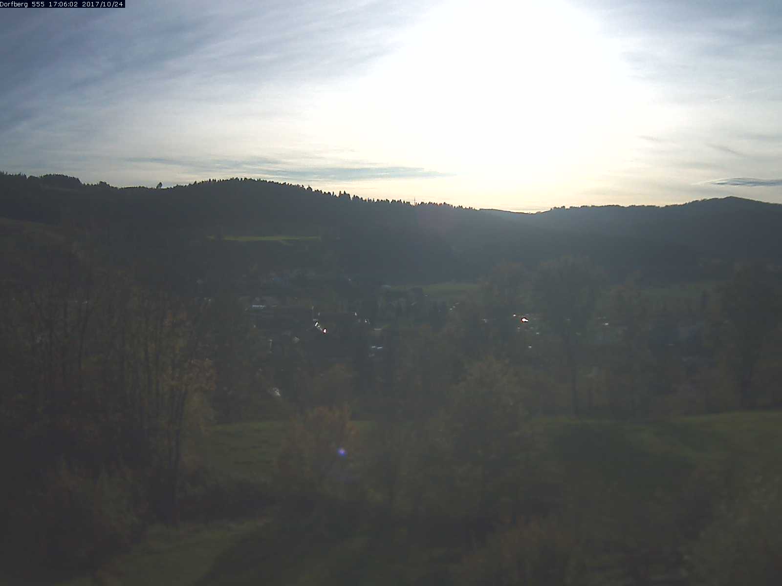 Webcam-Bild: Aussicht vom Dorfberg in Langnau 20171024-170601