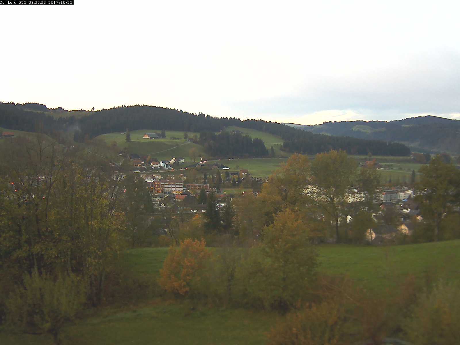 Webcam-Bild: Aussicht vom Dorfberg in Langnau 20171025-080601
