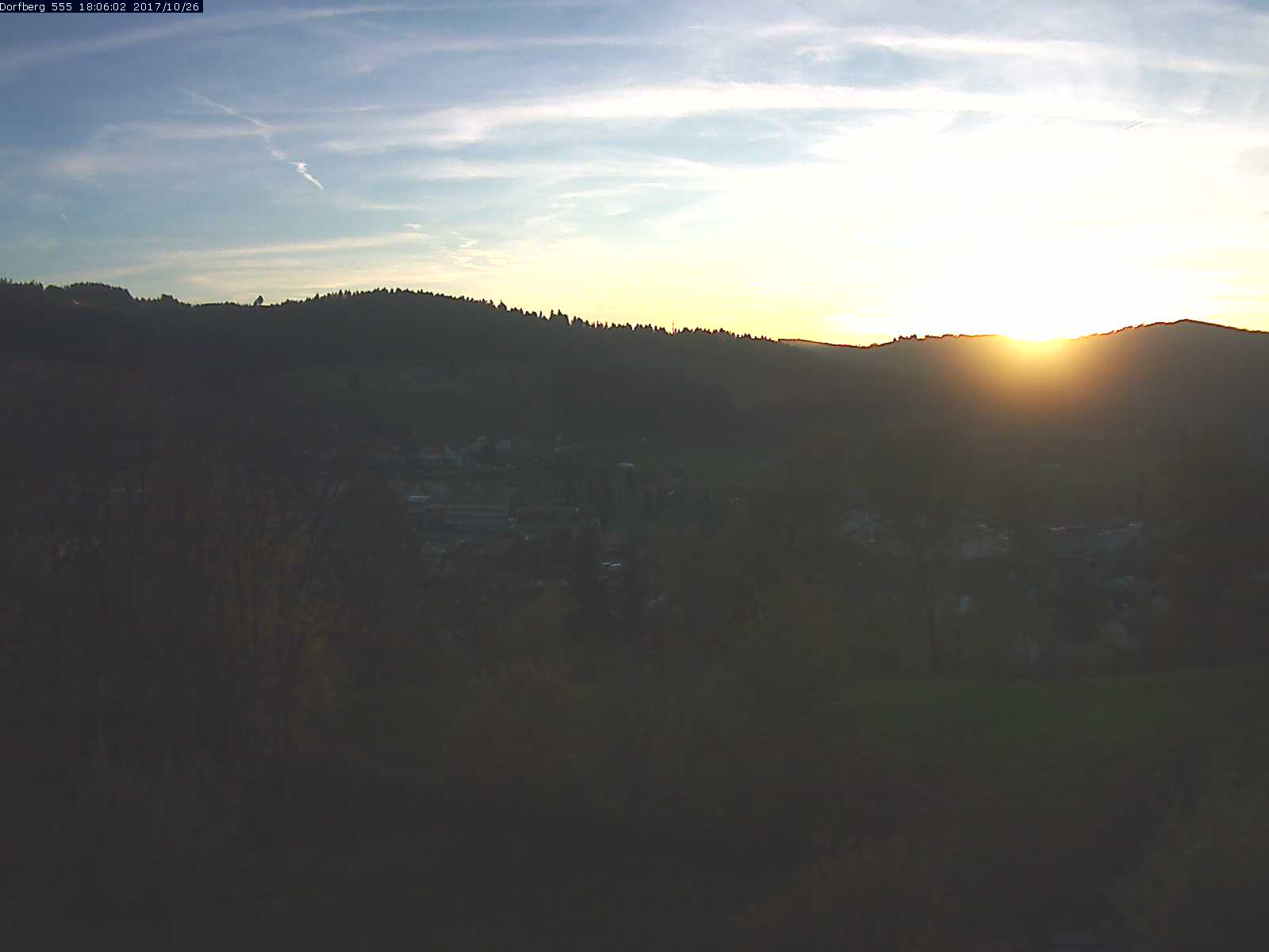 Webcam-Bild: Aussicht vom Dorfberg in Langnau 20171026-180601