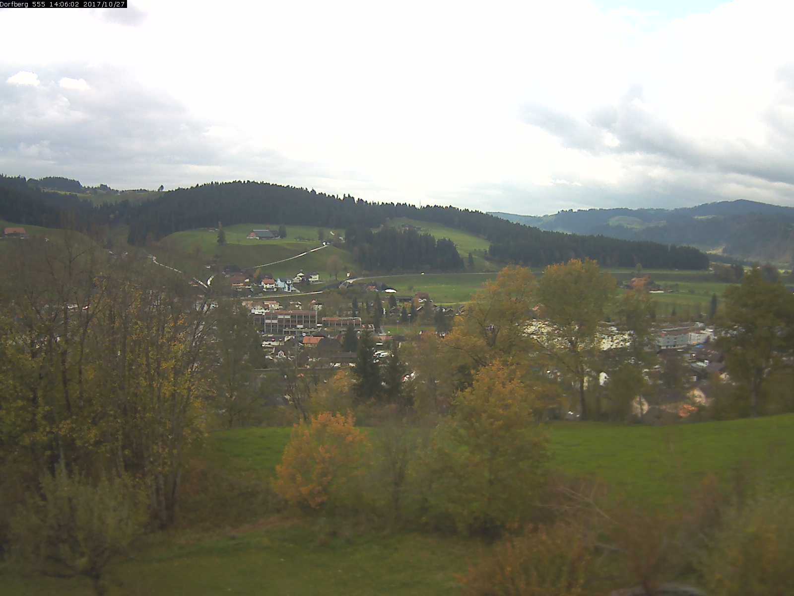 Webcam-Bild: Aussicht vom Dorfberg in Langnau 20171027-140601