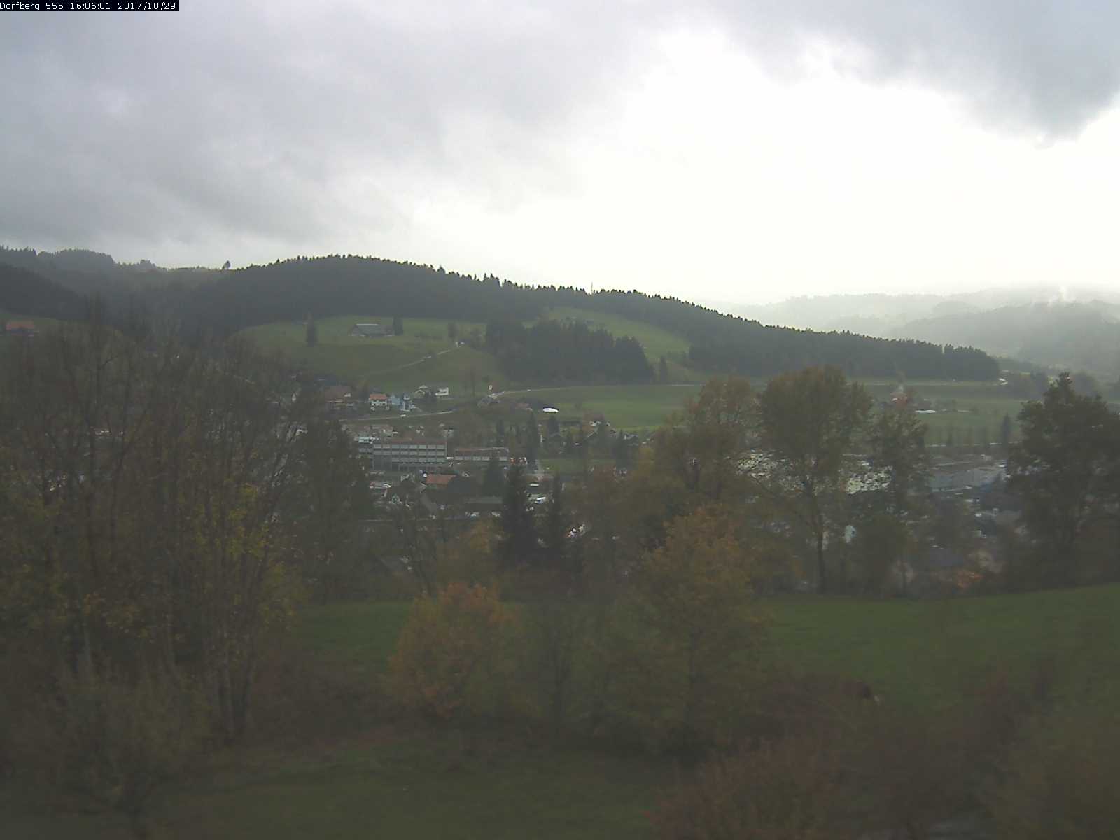 Webcam-Bild: Aussicht vom Dorfberg in Langnau 20171029-160601