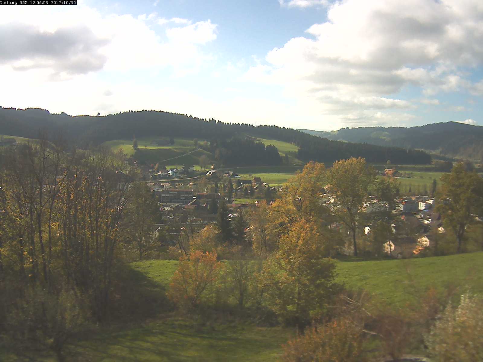 Webcam-Bild: Aussicht vom Dorfberg in Langnau 20171030-120601