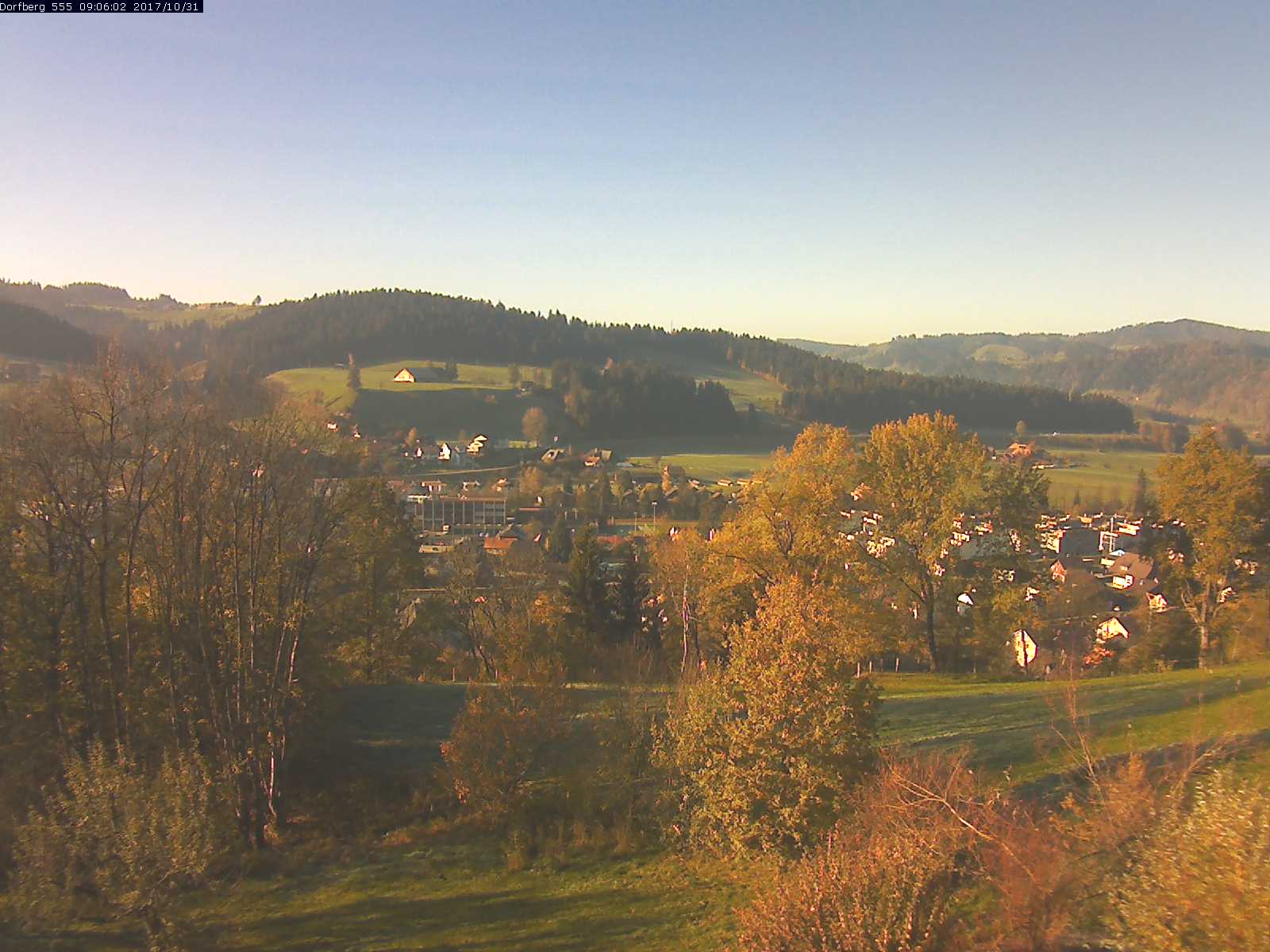 Webcam-Bild: Aussicht vom Dorfberg in Langnau 20171031-090601