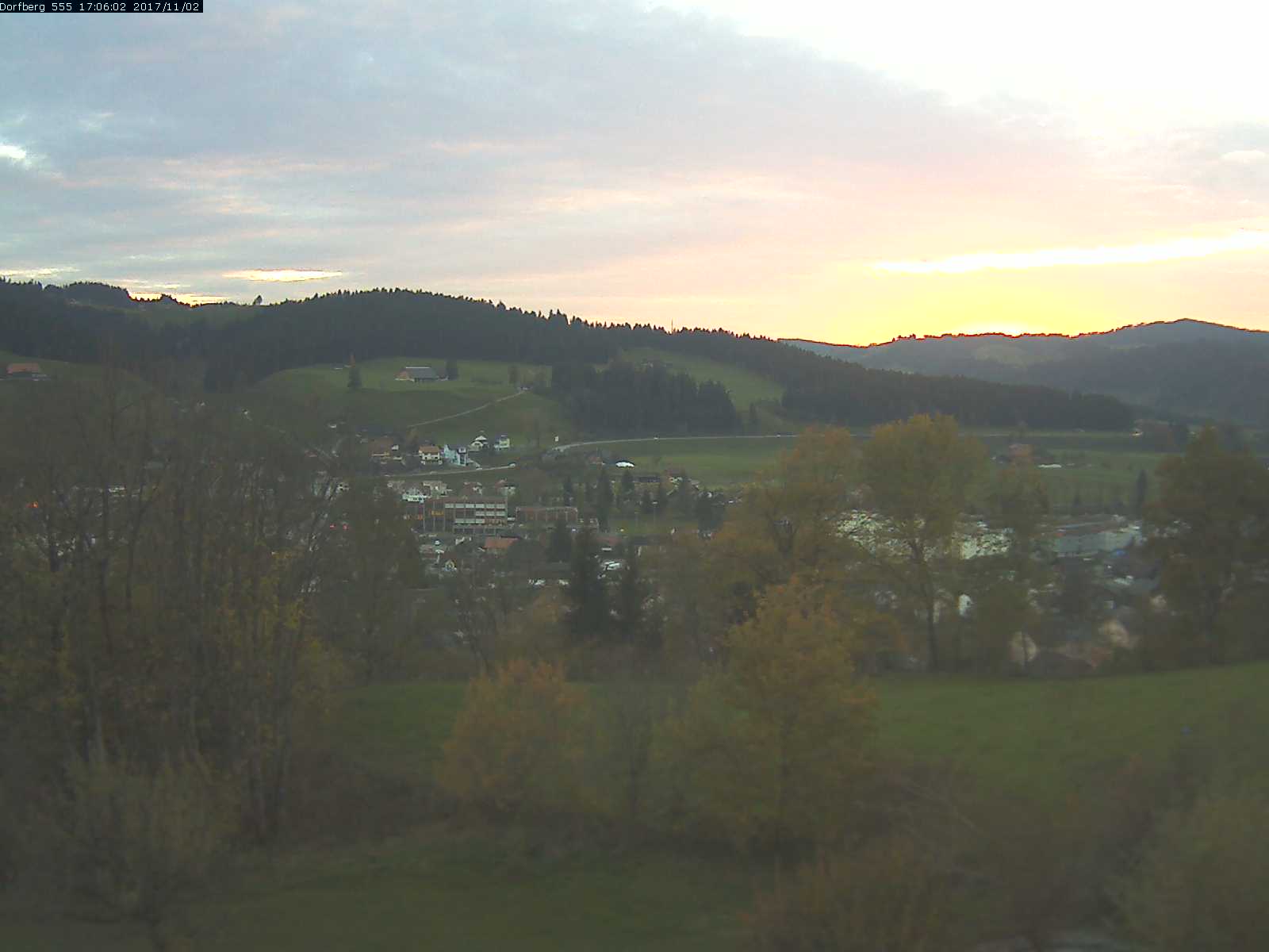 Webcam-Bild: Aussicht vom Dorfberg in Langnau 20171102-170601