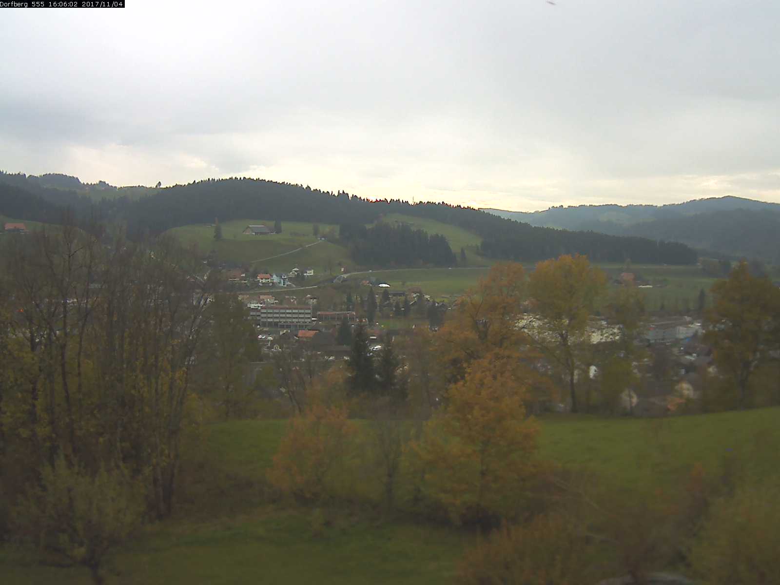 Webcam-Bild: Aussicht vom Dorfberg in Langnau 20171104-160601