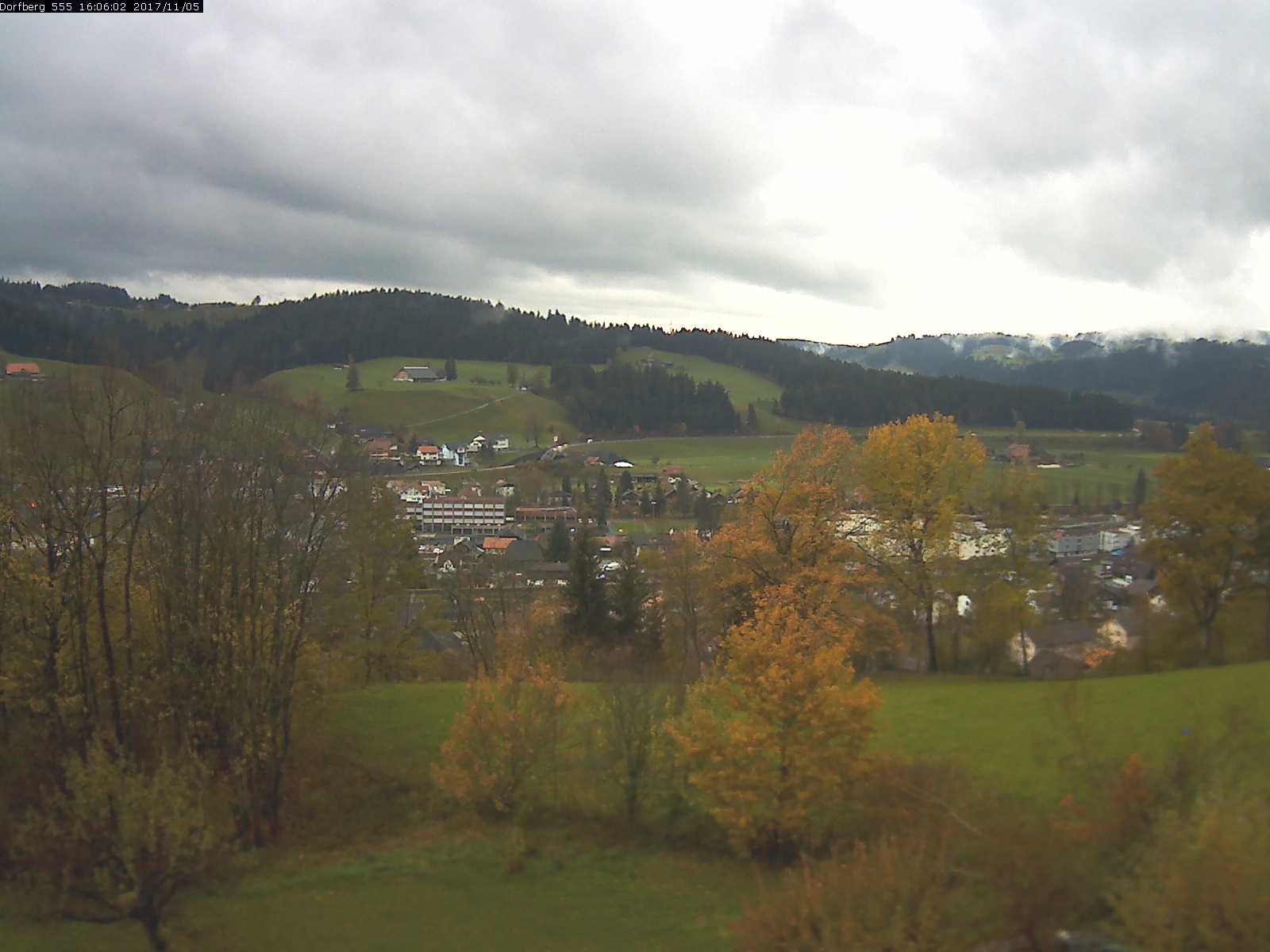 Webcam-Bild: Aussicht vom Dorfberg in Langnau 20171105-160601