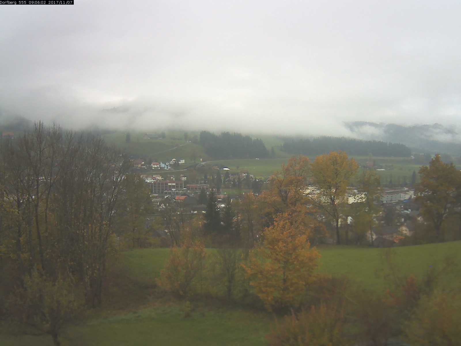 Webcam-Bild: Aussicht vom Dorfberg in Langnau 20171107-090601