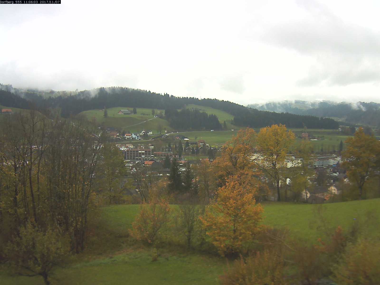 Webcam-Bild: Aussicht vom Dorfberg in Langnau 20171107-110601