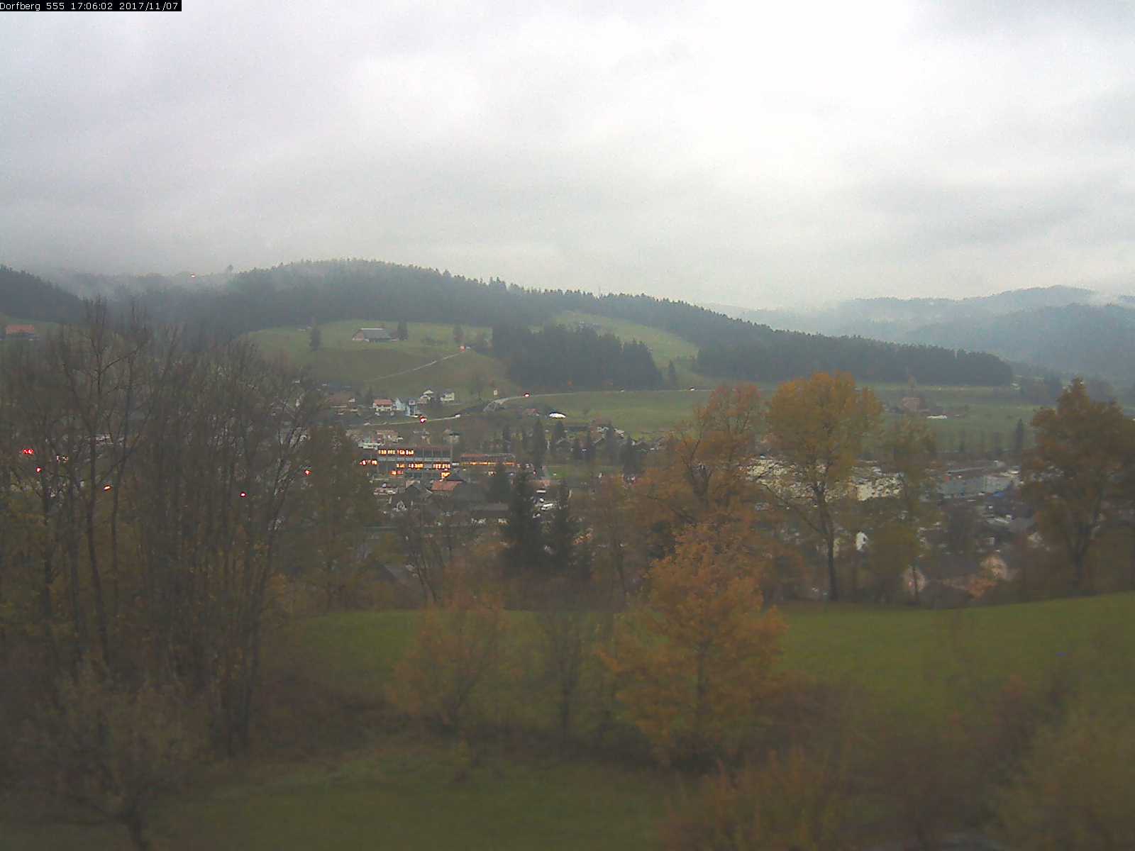 Webcam-Bild: Aussicht vom Dorfberg in Langnau 20171107-170601