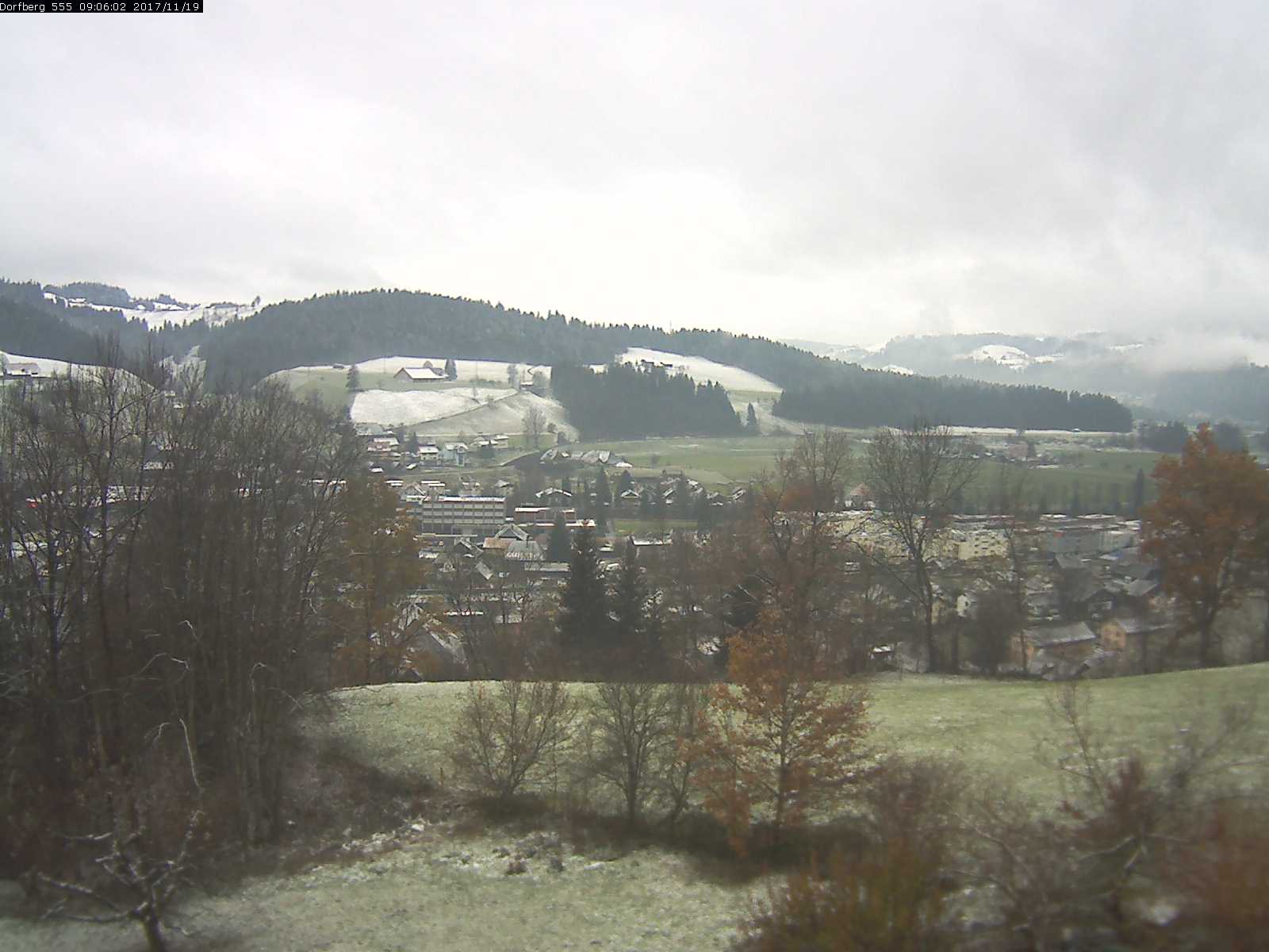 Webcam-Bild: Aussicht vom Dorfberg in Langnau 20171119-090601