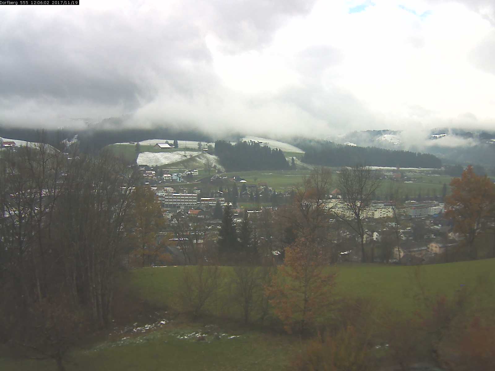 Webcam-Bild: Aussicht vom Dorfberg in Langnau 20171119-120601