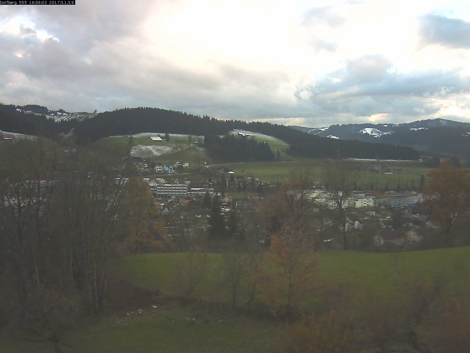 Webcam-Bild: Aussicht vom Dorfberg in Langnau 20171119-160601