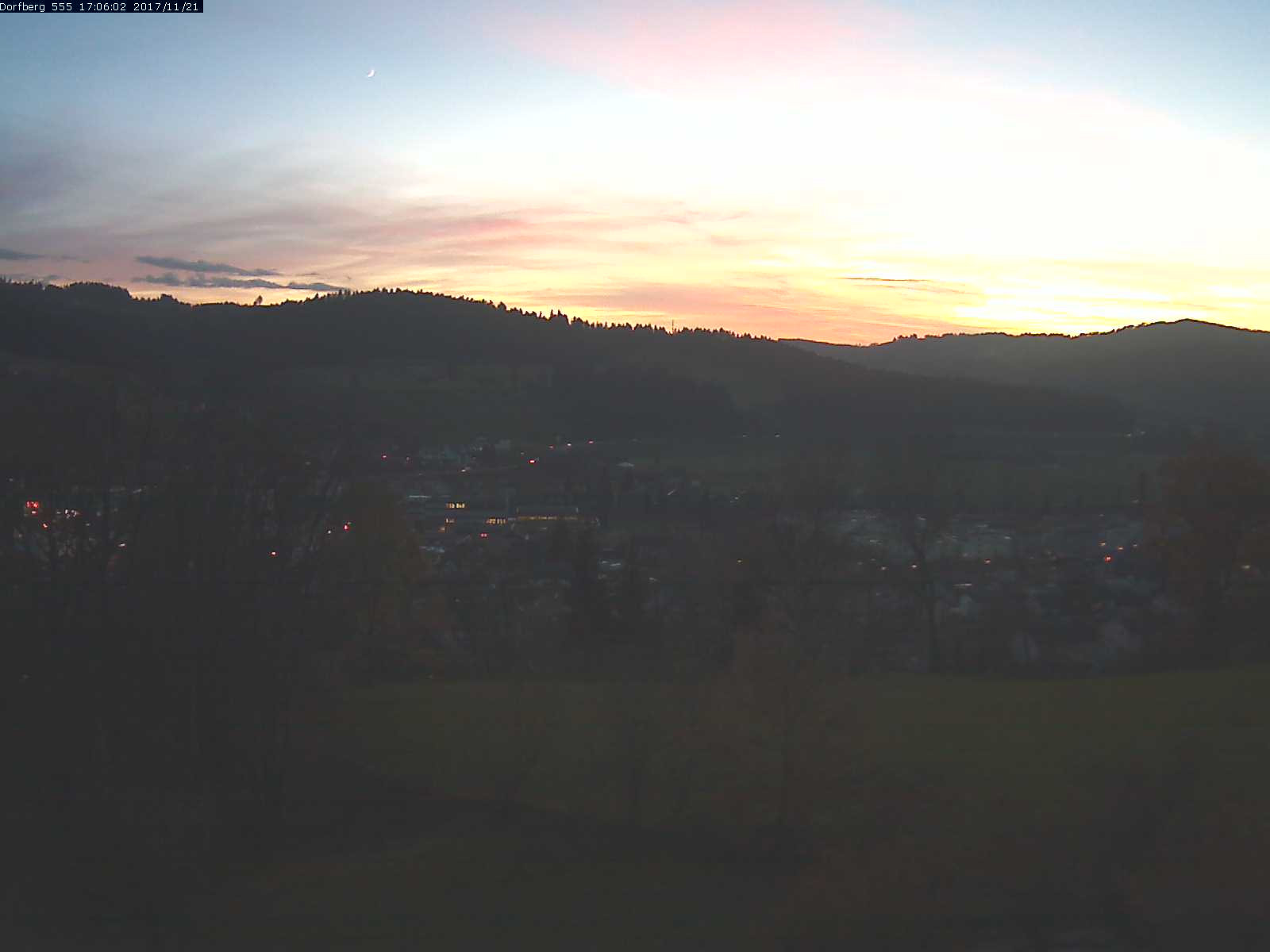 Webcam-Bild: Aussicht vom Dorfberg in Langnau 20171121-170602