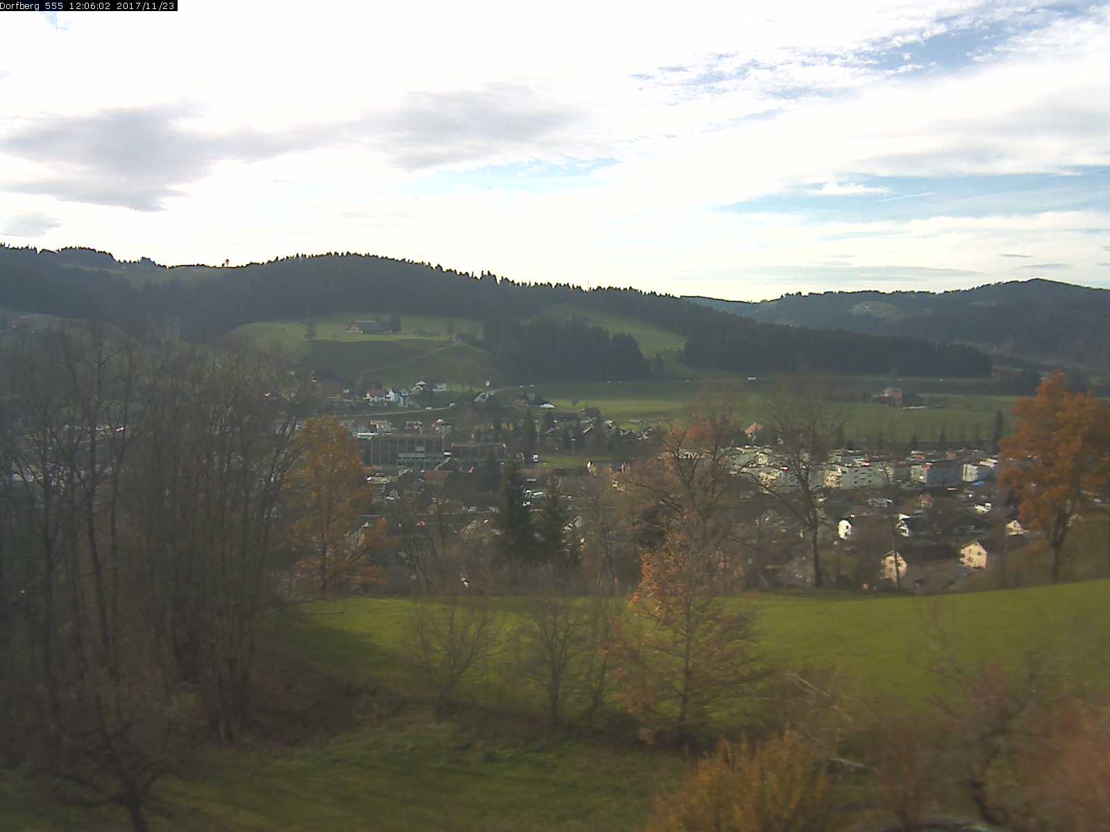 Webcam-Bild: Aussicht vom Dorfberg in Langnau 20171123-120601