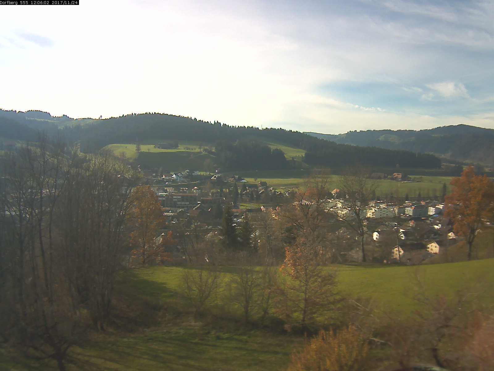 Webcam-Bild: Aussicht vom Dorfberg in Langnau 20171124-120601