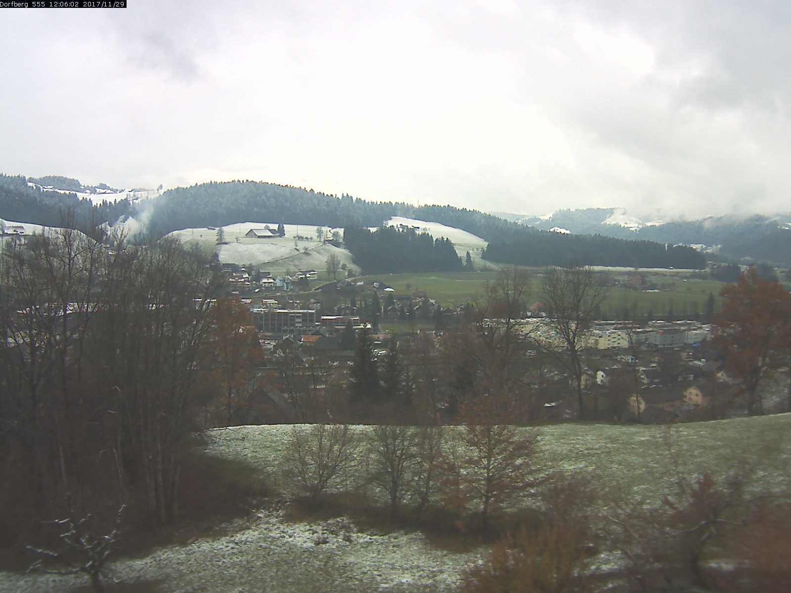 Webcam-Bild: Aussicht vom Dorfberg in Langnau 20171129-120601