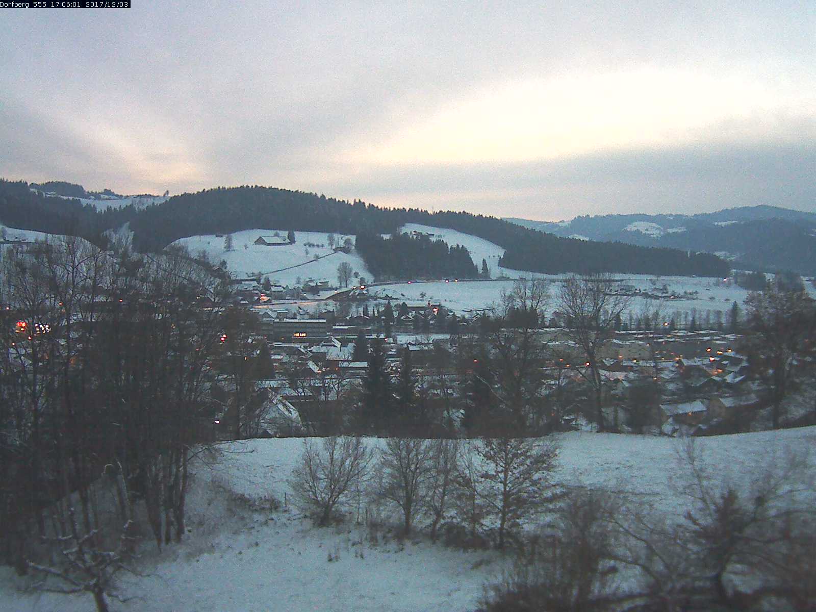 Webcam-Bild: Aussicht vom Dorfberg in Langnau 20171203-170601