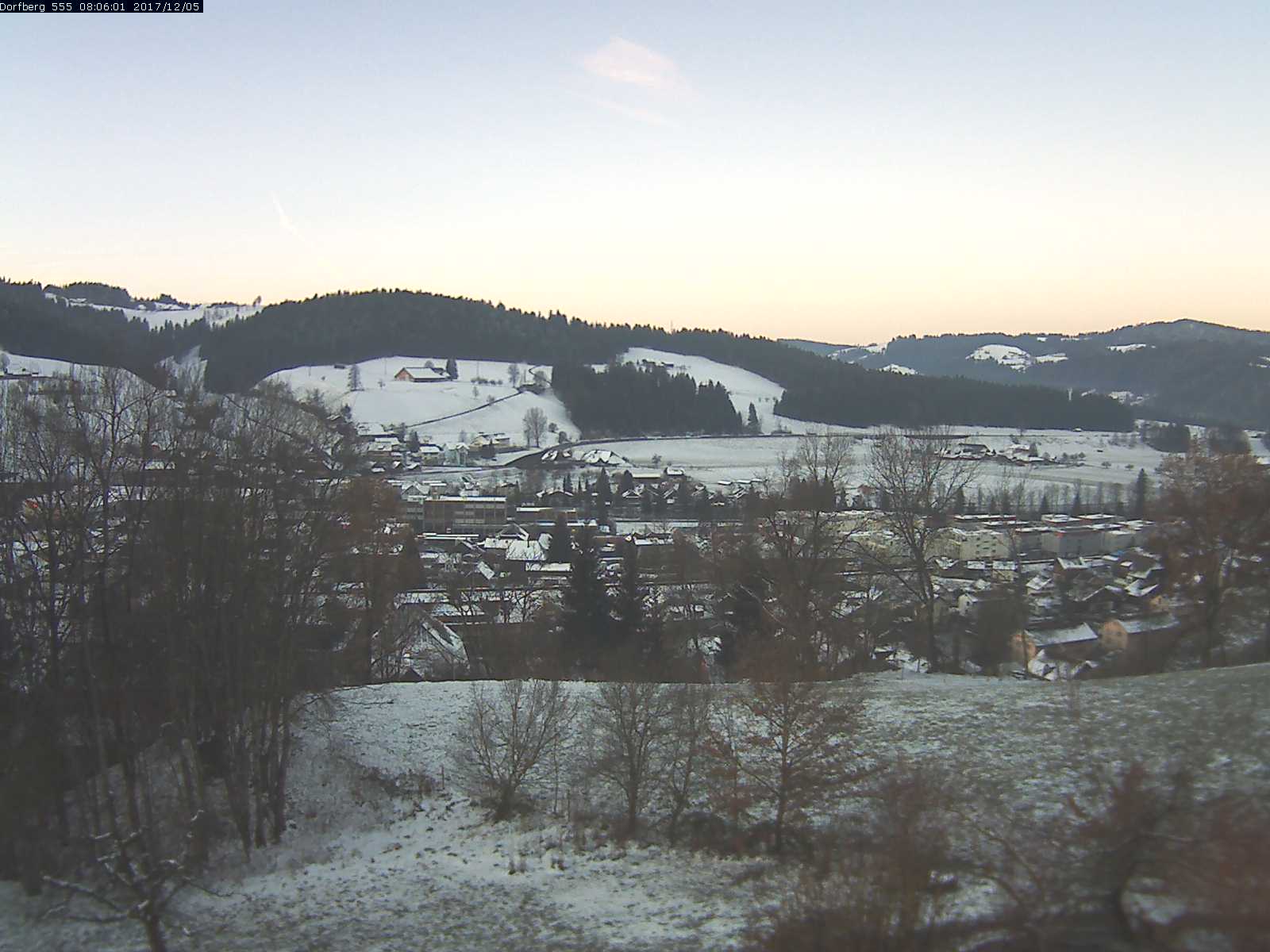 Webcam-Bild: Aussicht vom Dorfberg in Langnau 20171205-080601