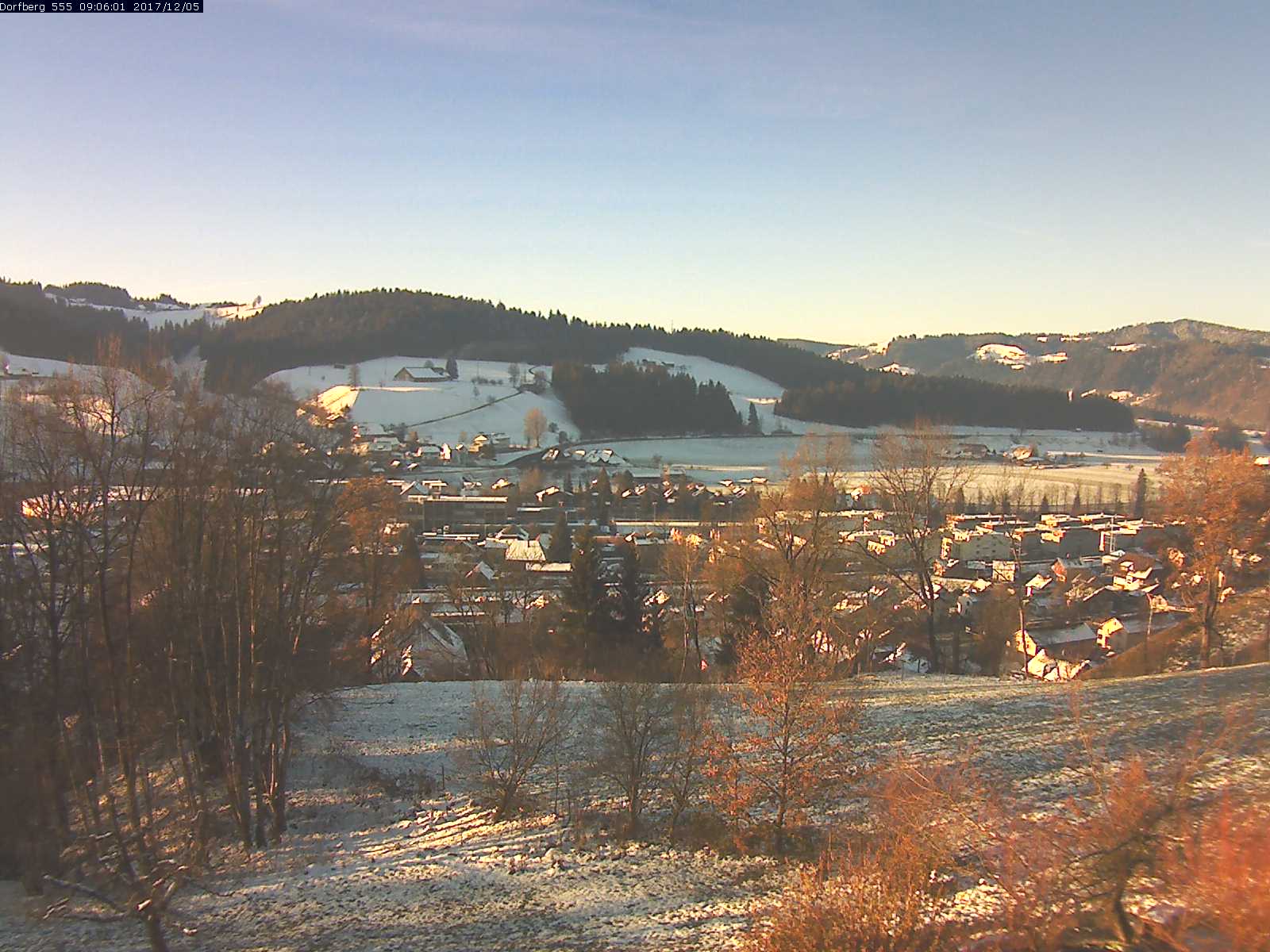 Webcam-Bild: Aussicht vom Dorfberg in Langnau 20171205-090601