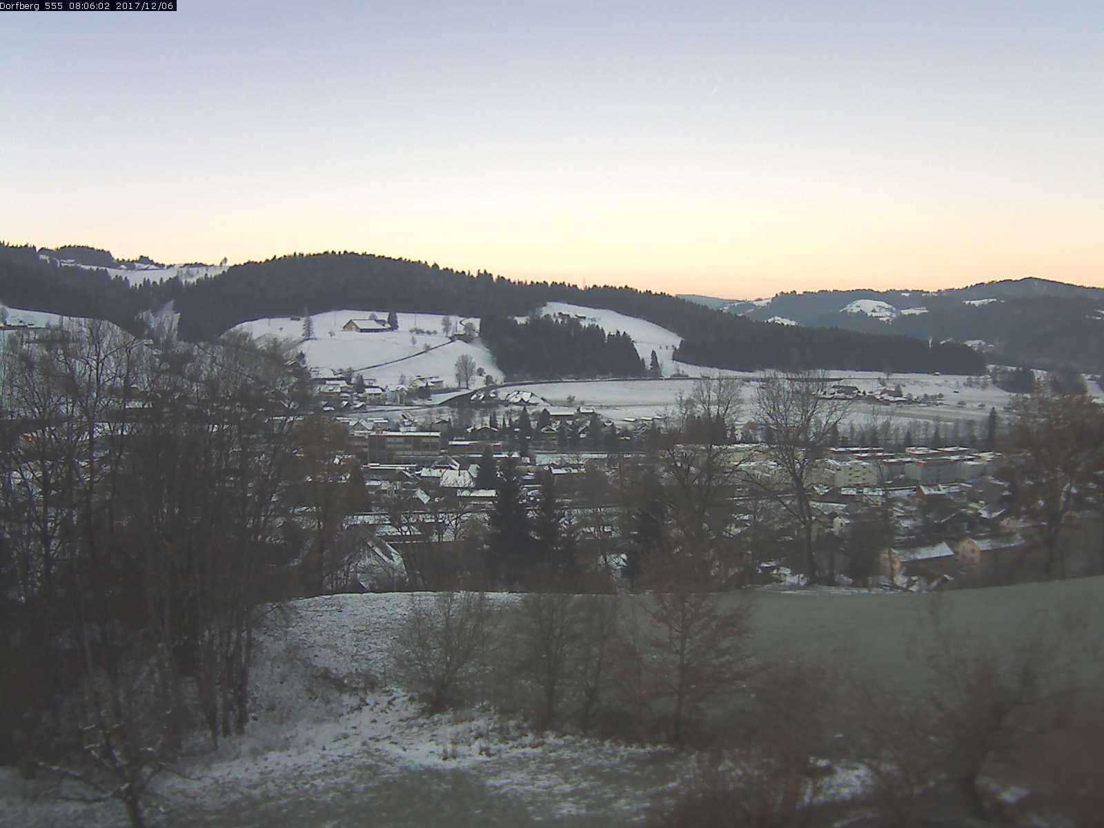 Webcam-Bild: Aussicht vom Dorfberg in Langnau 20171206-080601