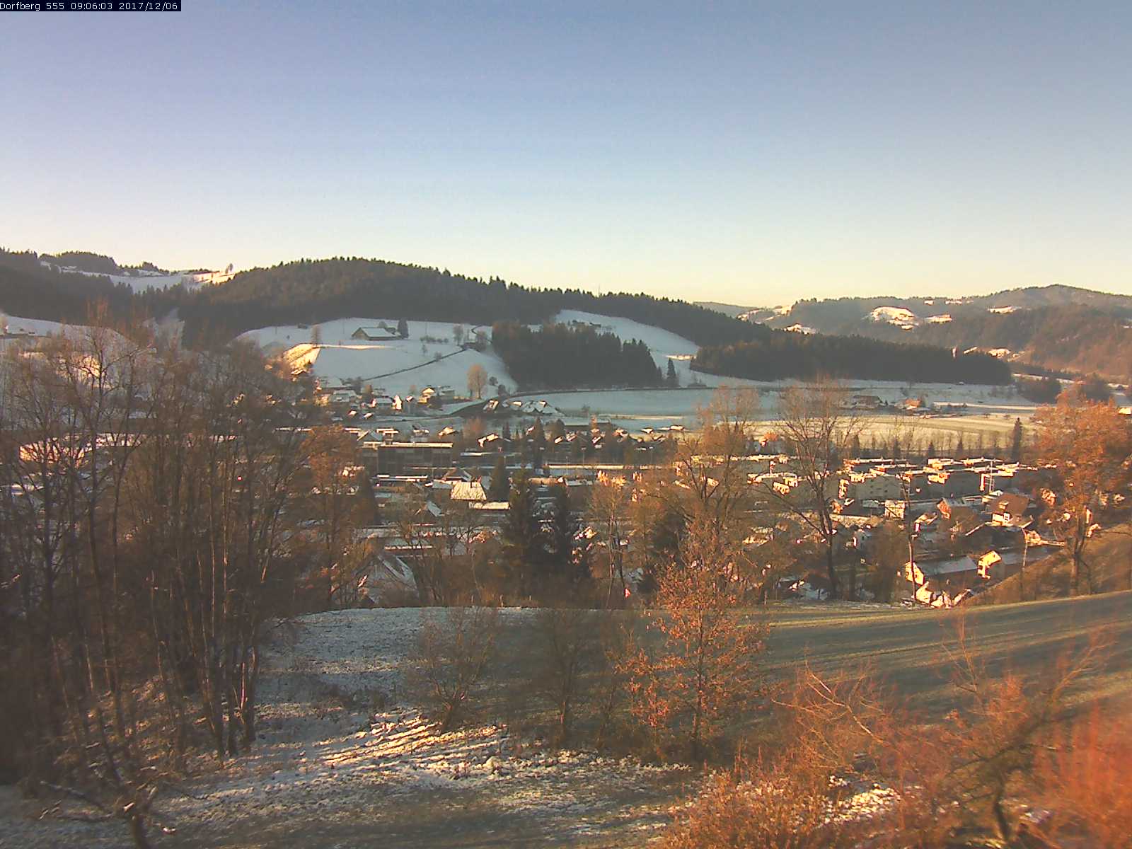 Webcam-Bild: Aussicht vom Dorfberg in Langnau 20171206-090601