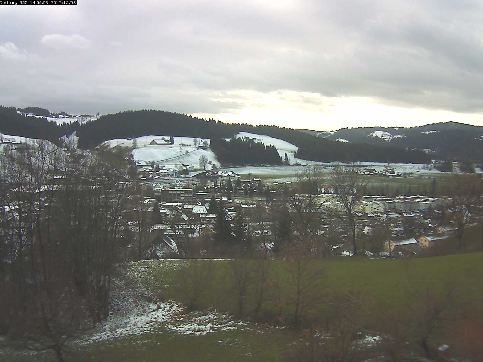 Webcam-Bild: Aussicht vom Dorfberg in Langnau 20171208-140602