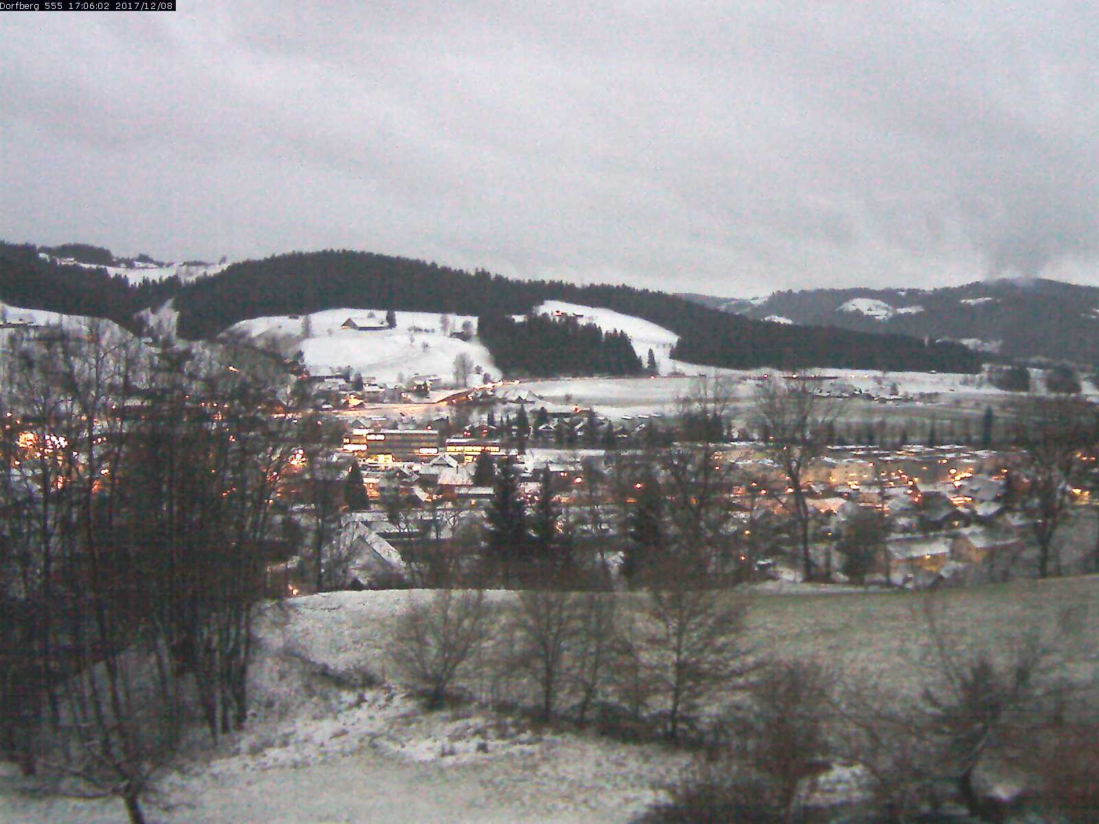 Webcam-Bild: Aussicht vom Dorfberg in Langnau 20171208-170601