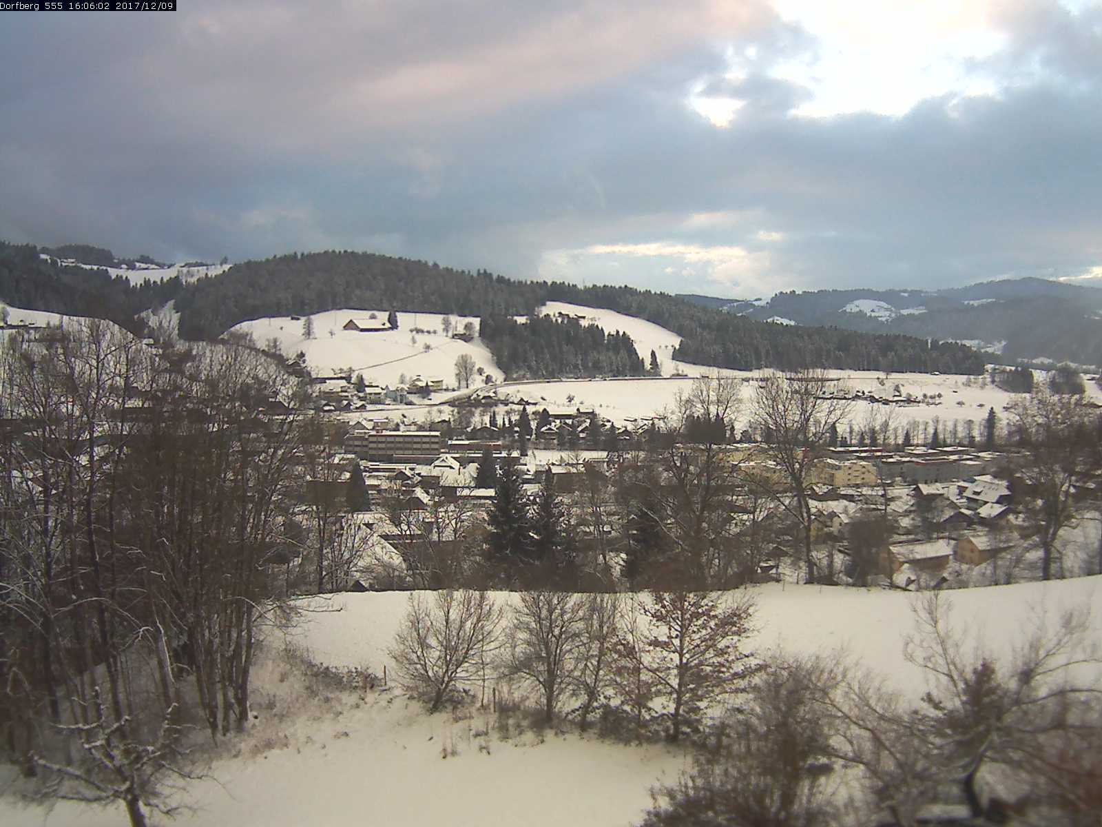 Webcam-Bild: Aussicht vom Dorfberg in Langnau 20171209-160601
