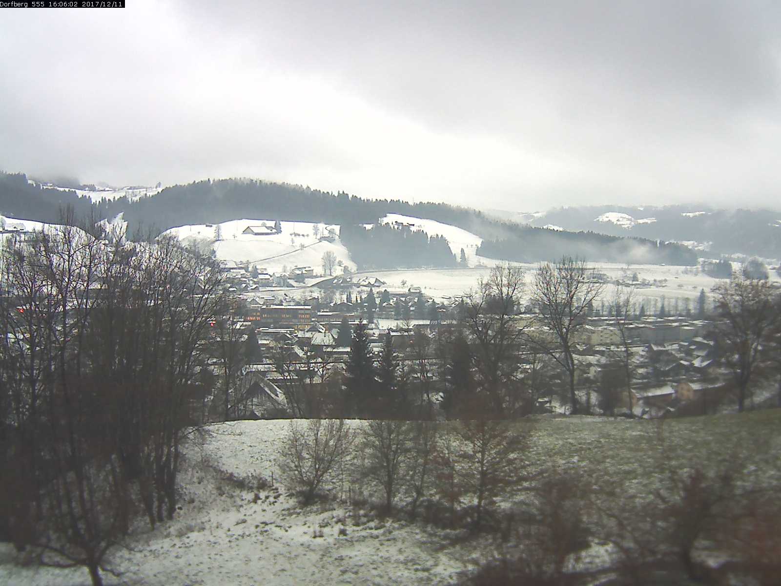 Webcam-Bild: Aussicht vom Dorfberg in Langnau 20171211-160601