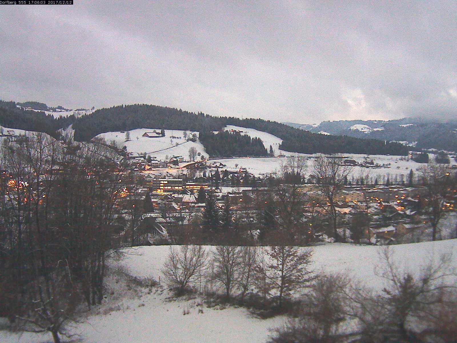 Webcam-Bild: Aussicht vom Dorfberg in Langnau 20171212-170602