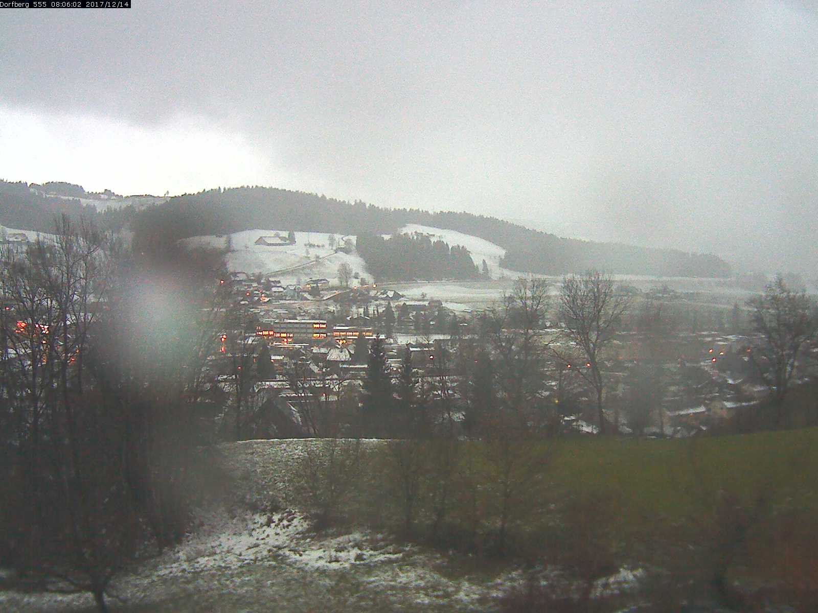 Webcam-Bild: Aussicht vom Dorfberg in Langnau 20171214-080601