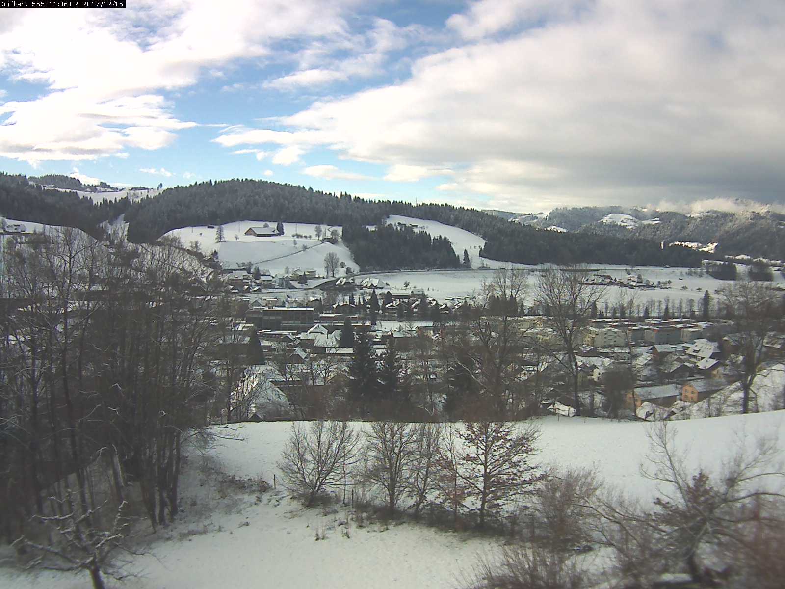 Webcam-Bild: Aussicht vom Dorfberg in Langnau 20171215-110601