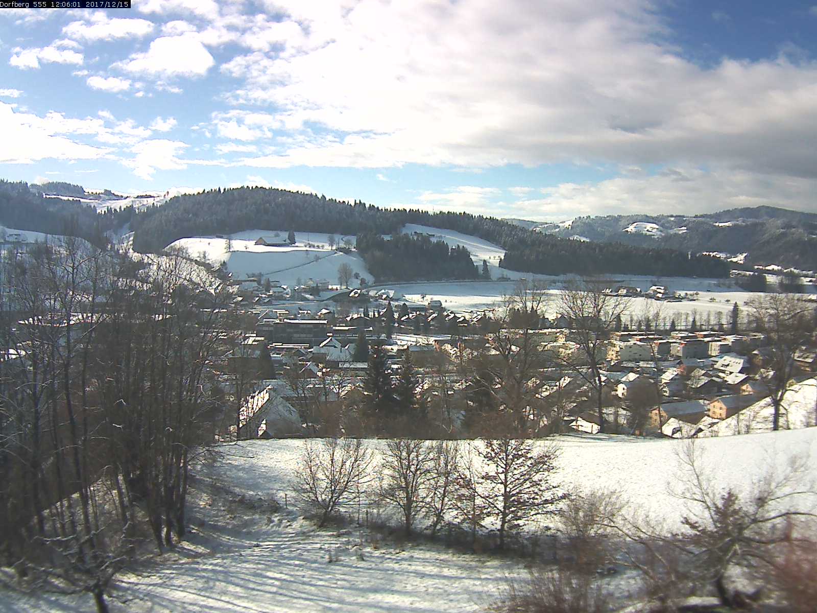 Webcam-Bild: Aussicht vom Dorfberg in Langnau 20171215-120601