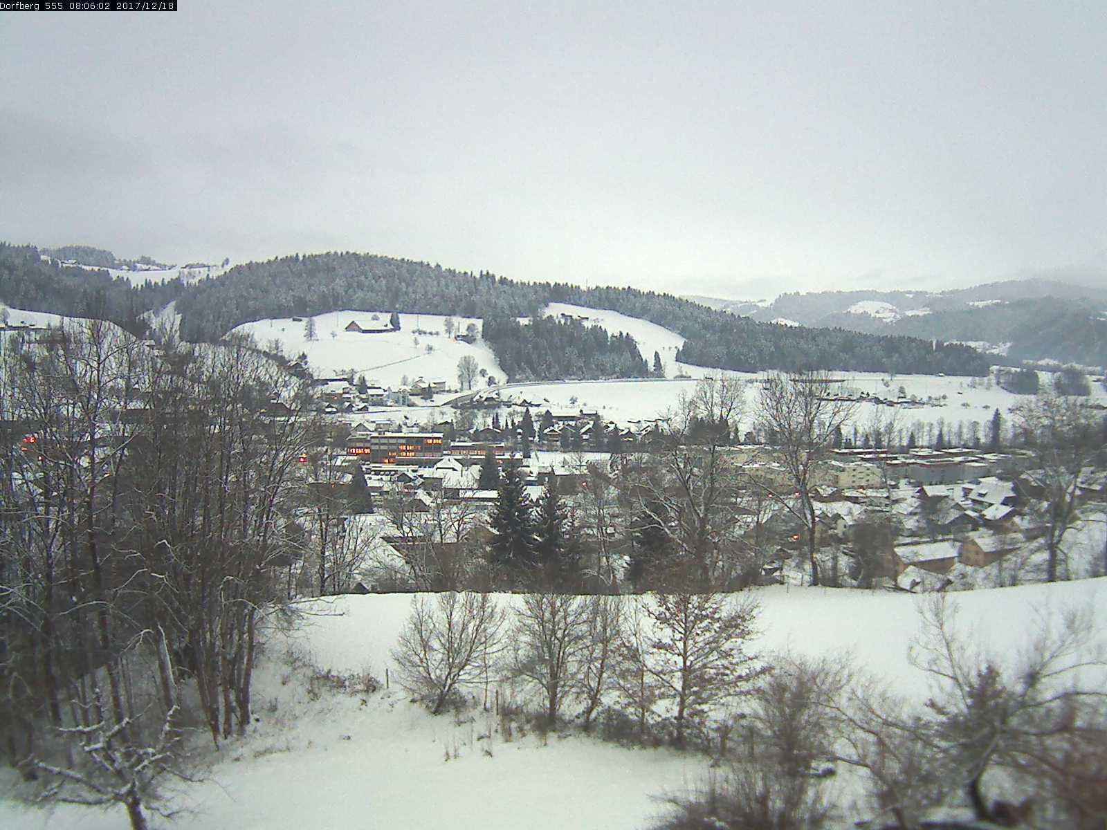 Webcam-Bild: Aussicht vom Dorfberg in Langnau 20171218-080601
