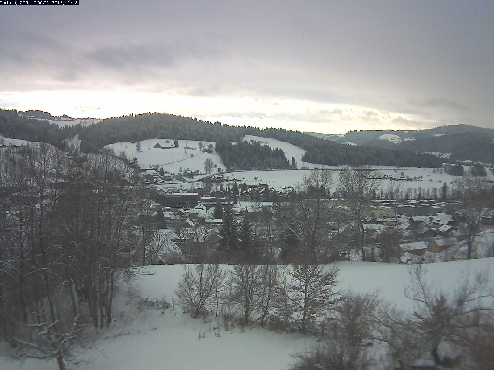 Webcam-Bild: Aussicht vom Dorfberg in Langnau 20171218-150601