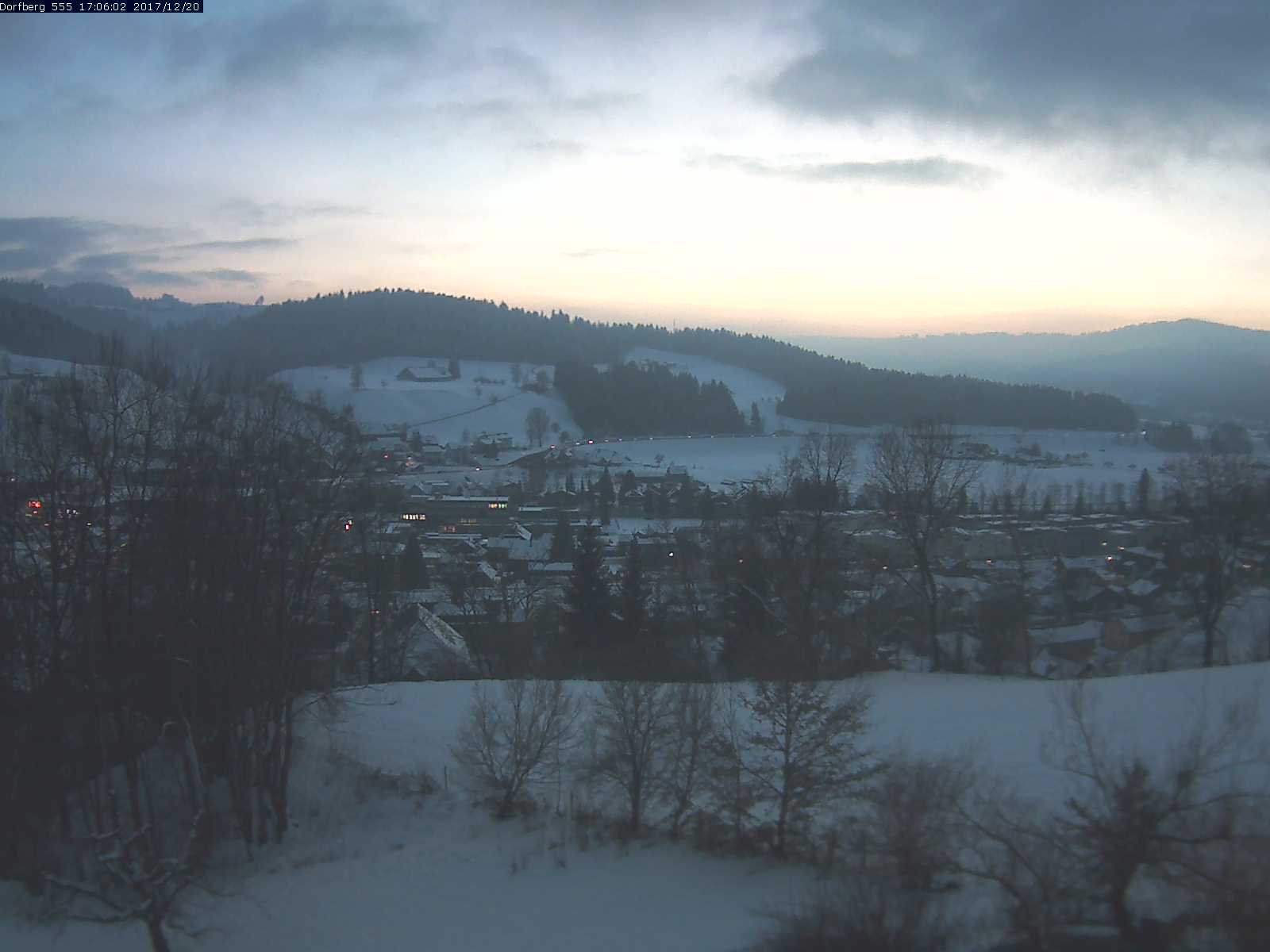 Webcam-Bild: Aussicht vom Dorfberg in Langnau 20171220-170601