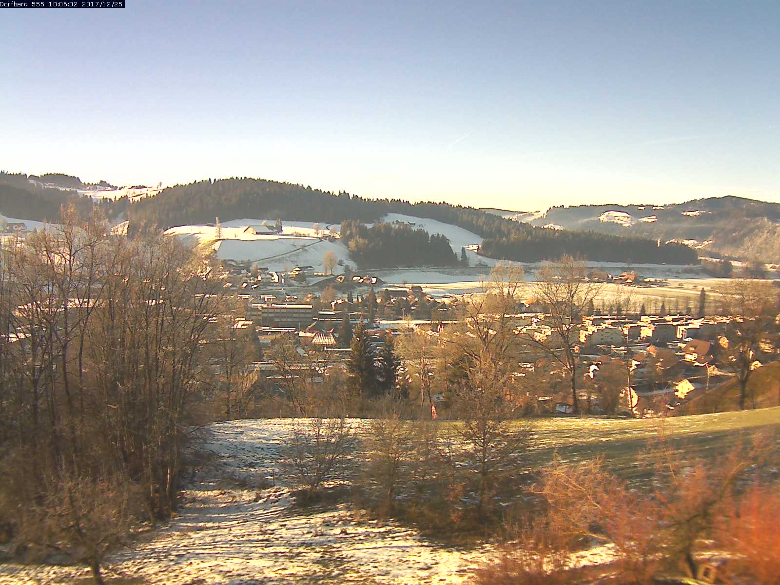 Webcam-Bild: Aussicht vom Dorfberg in Langnau 20171225-100601