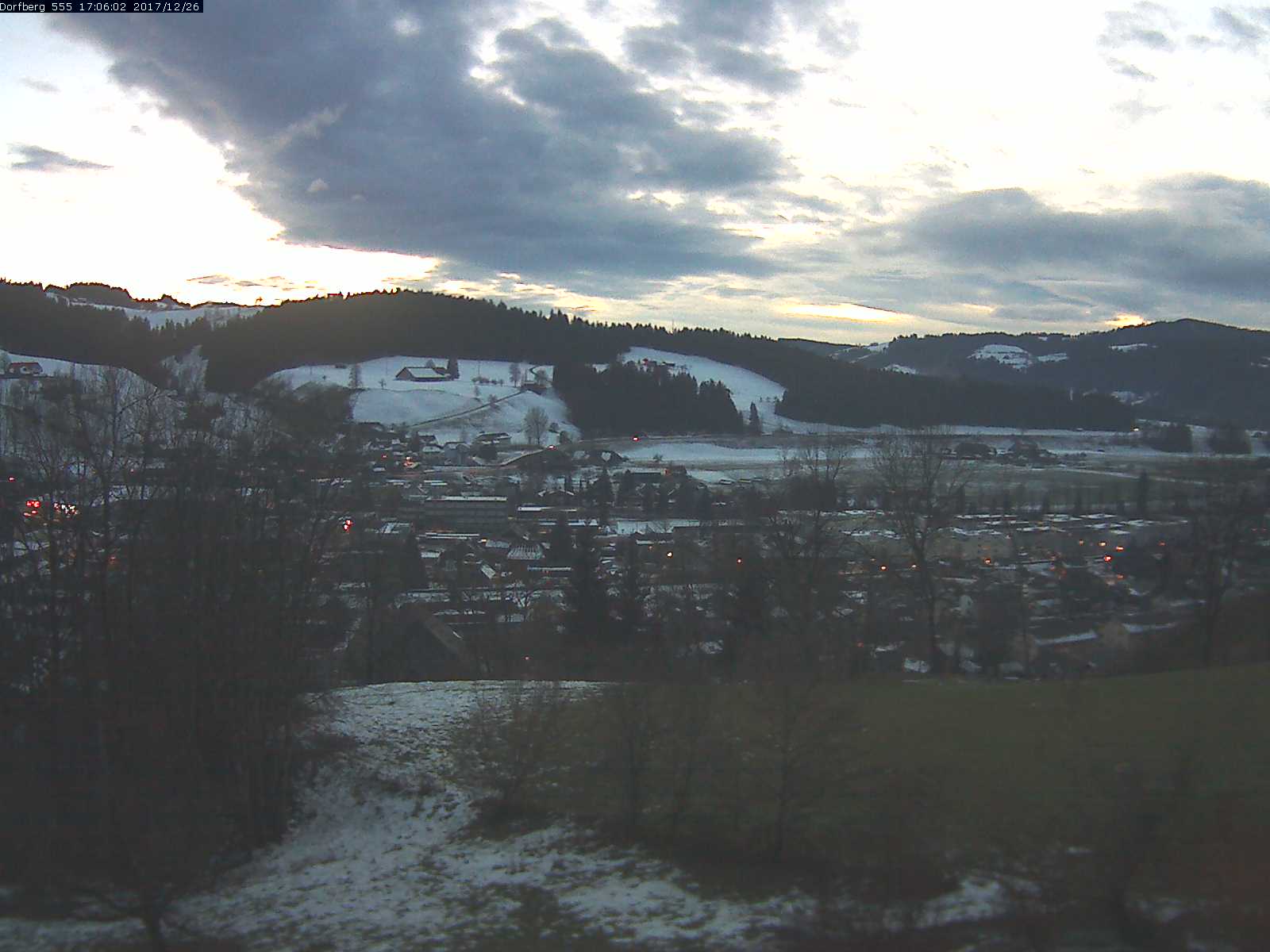 Webcam-Bild: Aussicht vom Dorfberg in Langnau 20171226-170601