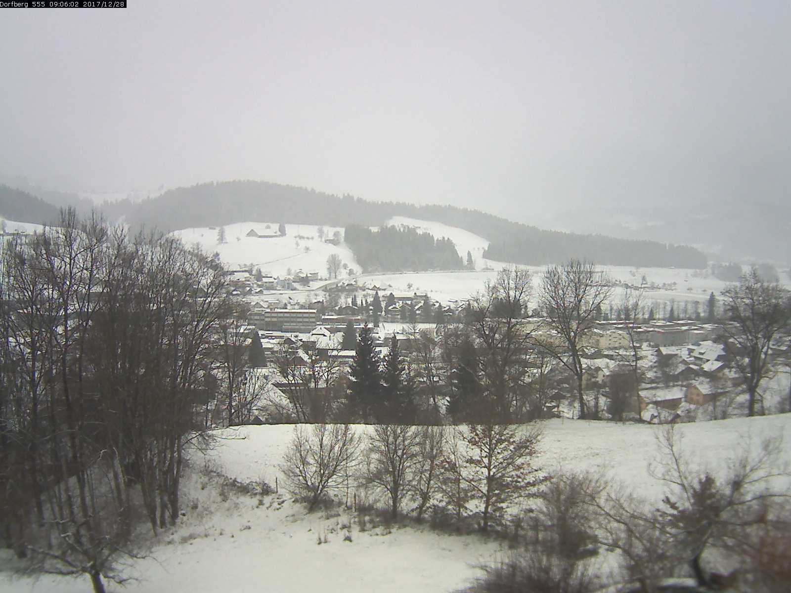 Webcam-Bild: Aussicht vom Dorfberg in Langnau 20171228-090601