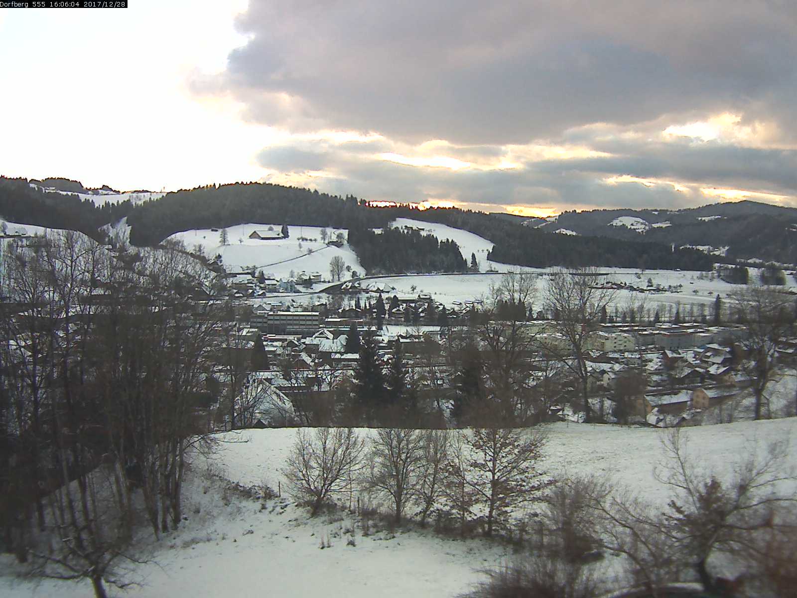 Webcam-Bild: Aussicht vom Dorfberg in Langnau 20171228-160601