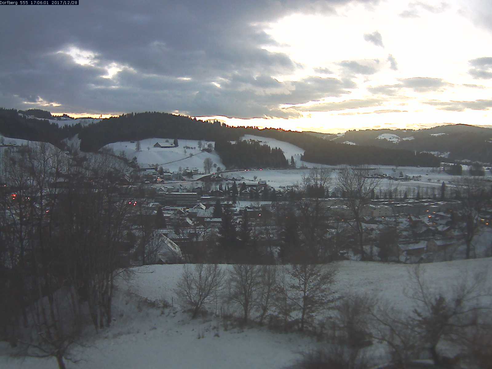 Webcam-Bild: Aussicht vom Dorfberg in Langnau 20171228-170601