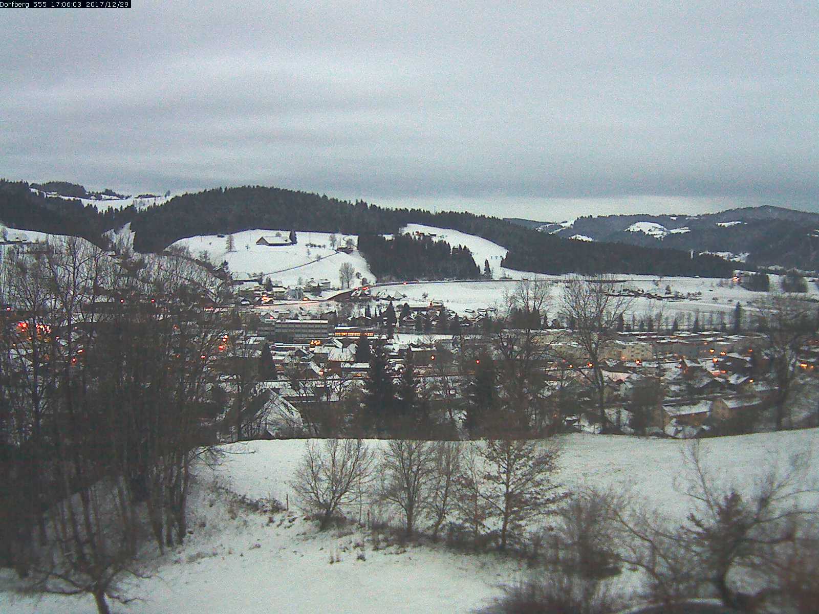 Webcam-Bild: Aussicht vom Dorfberg in Langnau 20171229-170601