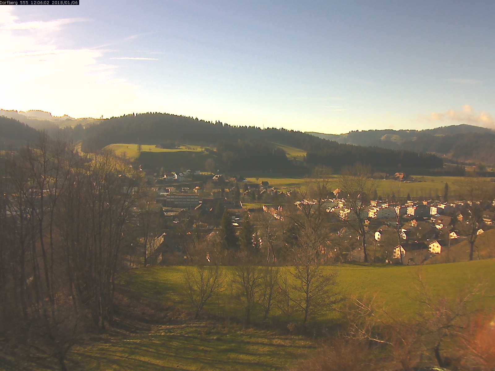 Webcam-Bild: Aussicht vom Dorfberg in Langnau 20180106-120601