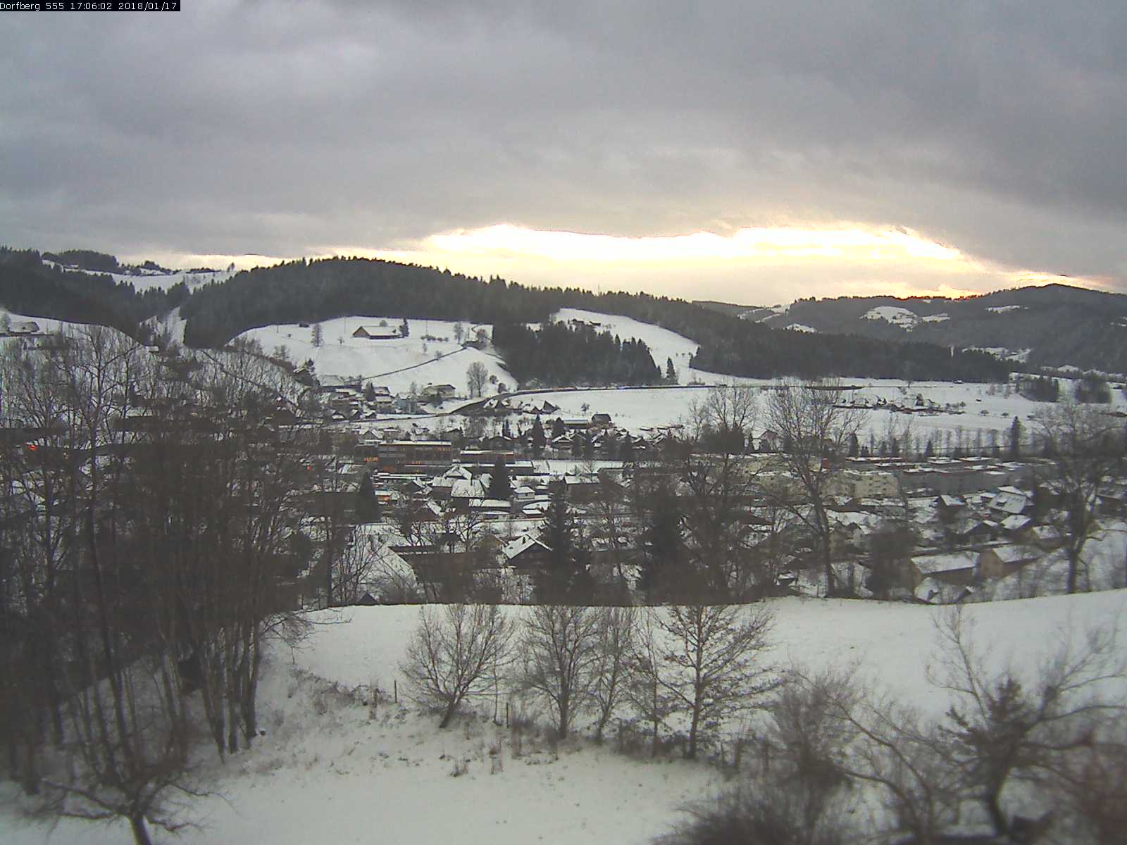 Webcam-Bild: Aussicht vom Dorfberg in Langnau 20180117-170601