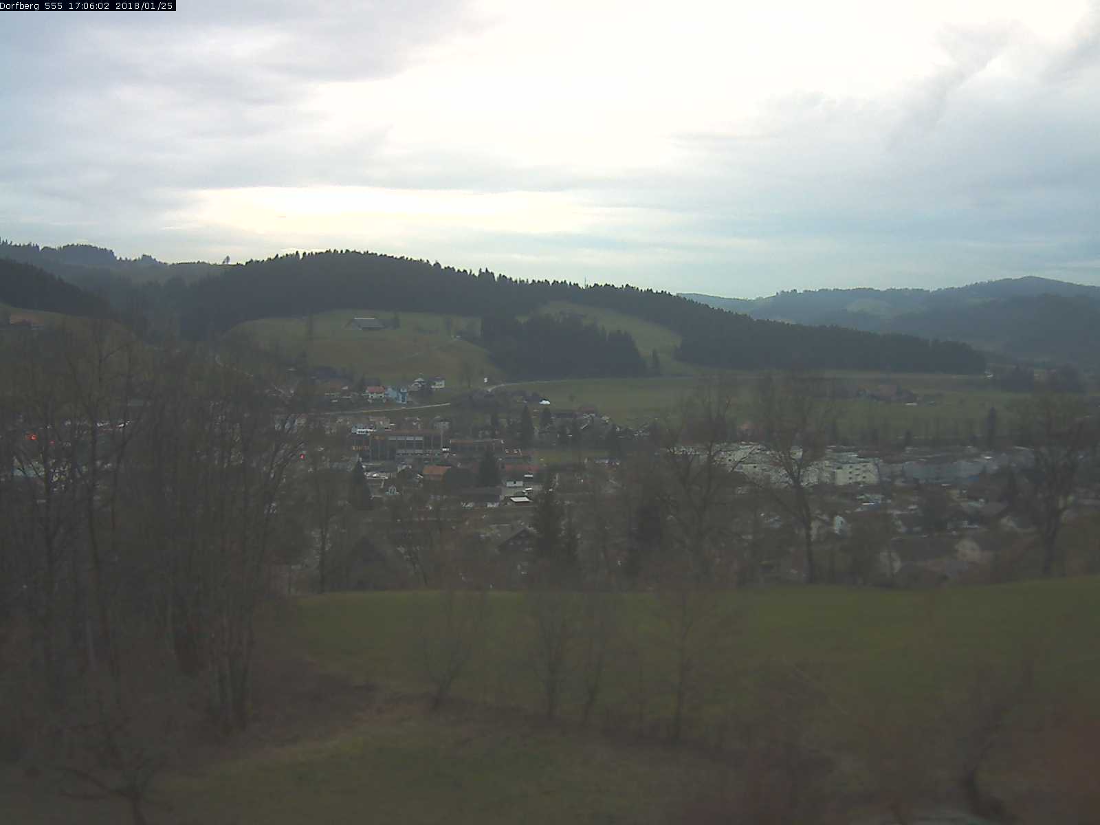 Webcam-Bild: Aussicht vom Dorfberg in Langnau 20180125-170601