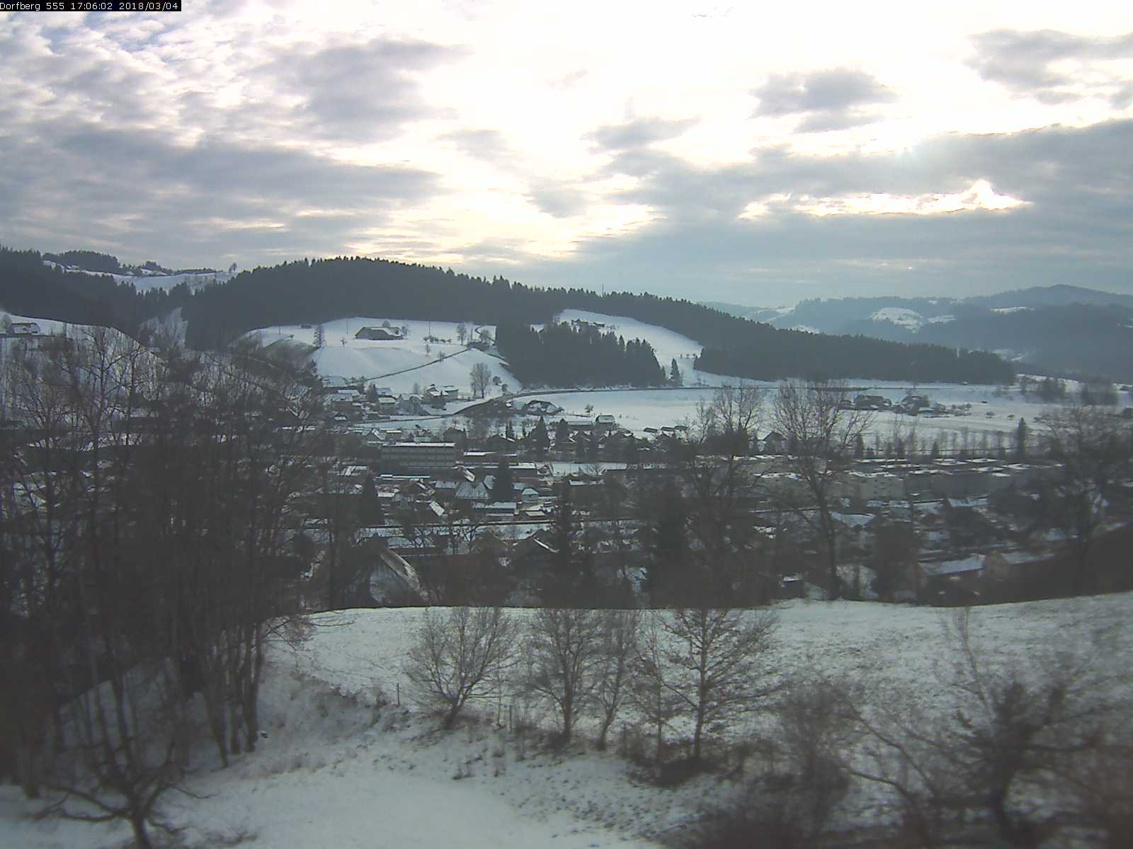 Webcam-Bild: Aussicht vom Dorfberg in Langnau 20180304-170601