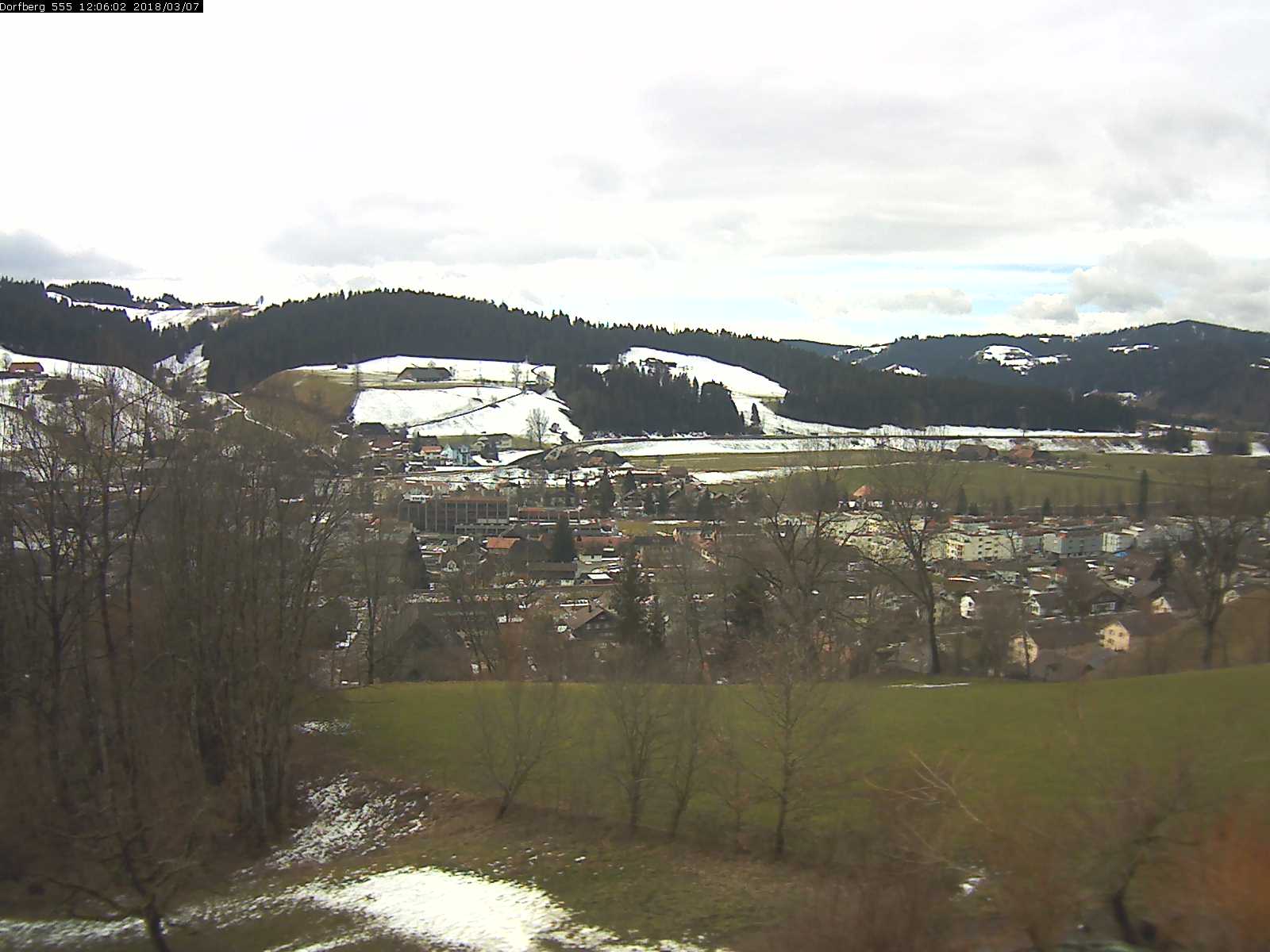Webcam-Bild: Aussicht vom Dorfberg in Langnau 20180307-120601
