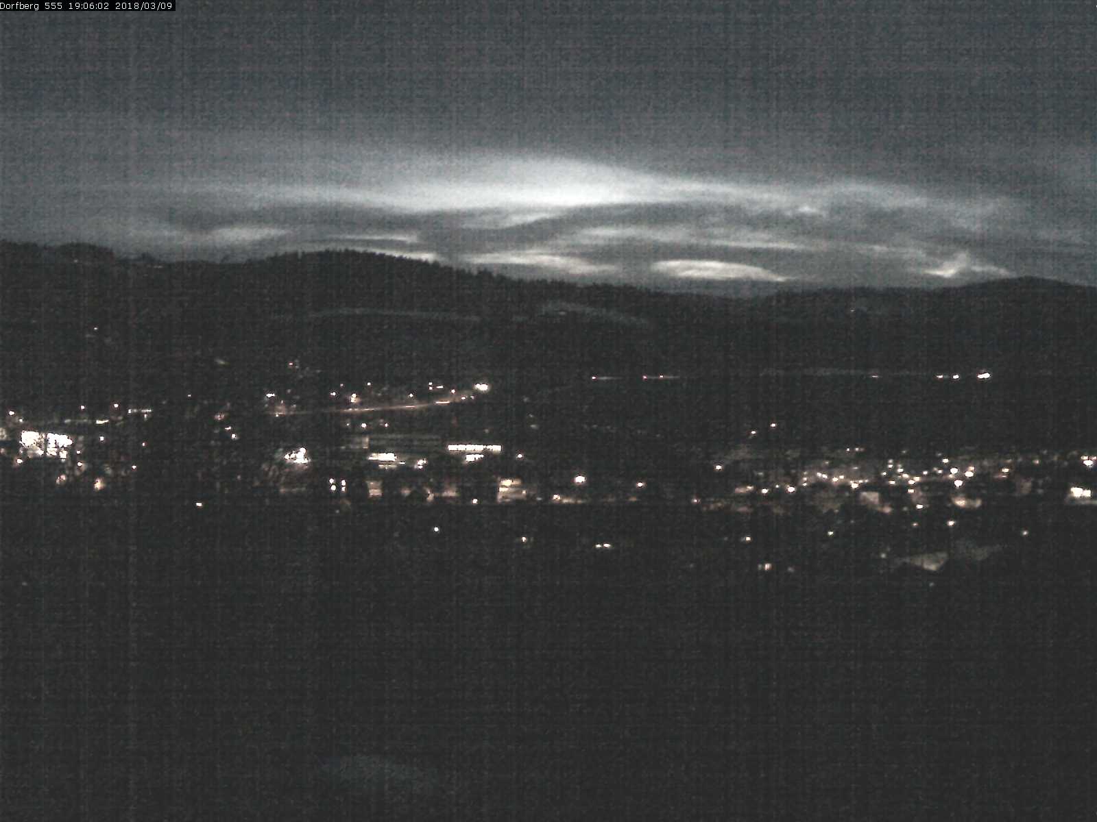 Webcam-Bild: Aussicht vom Dorfberg in Langnau 20180309-190601